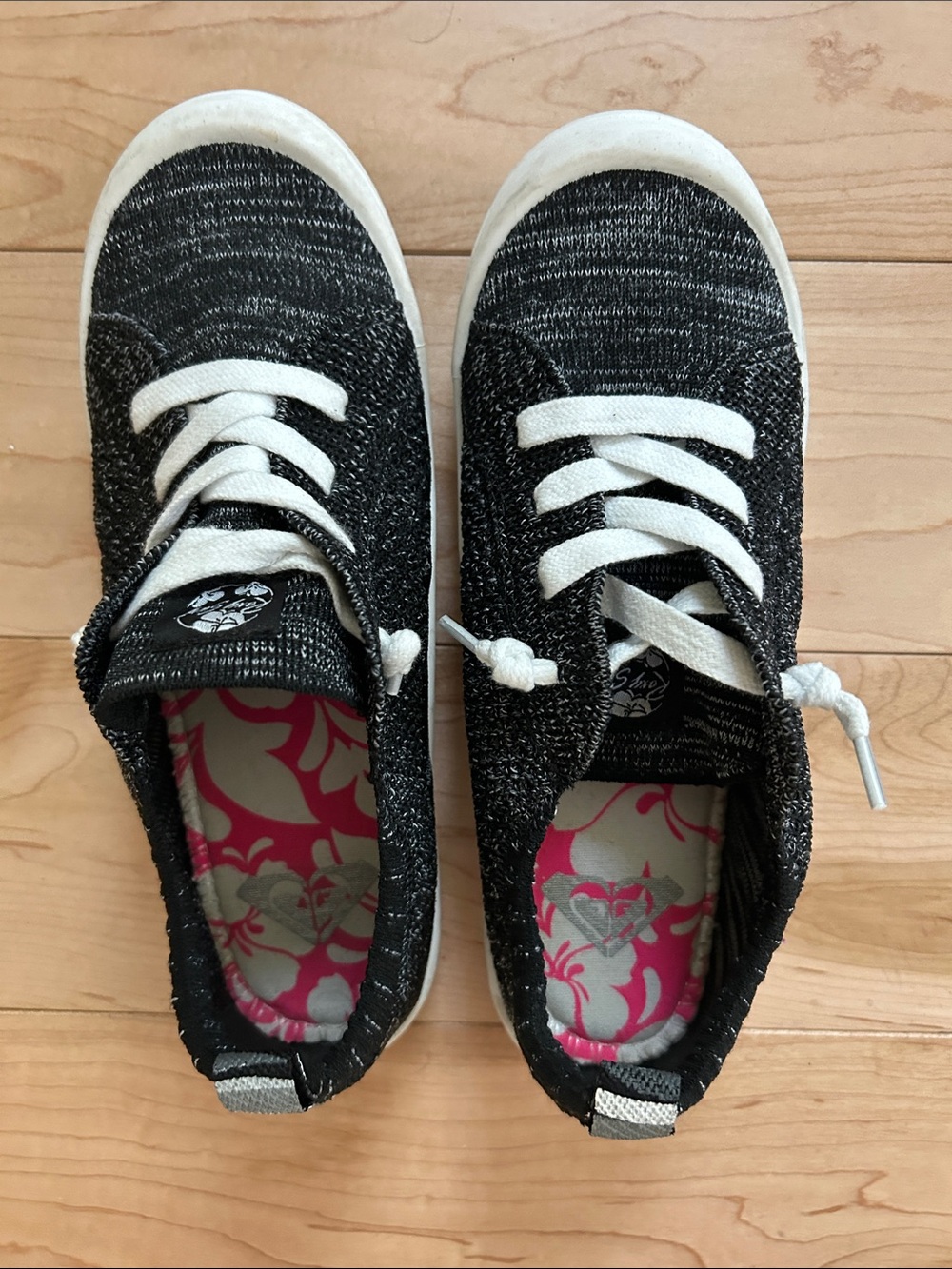 Roxy Women’s Black Knit Casual Lace-Up Sneakers